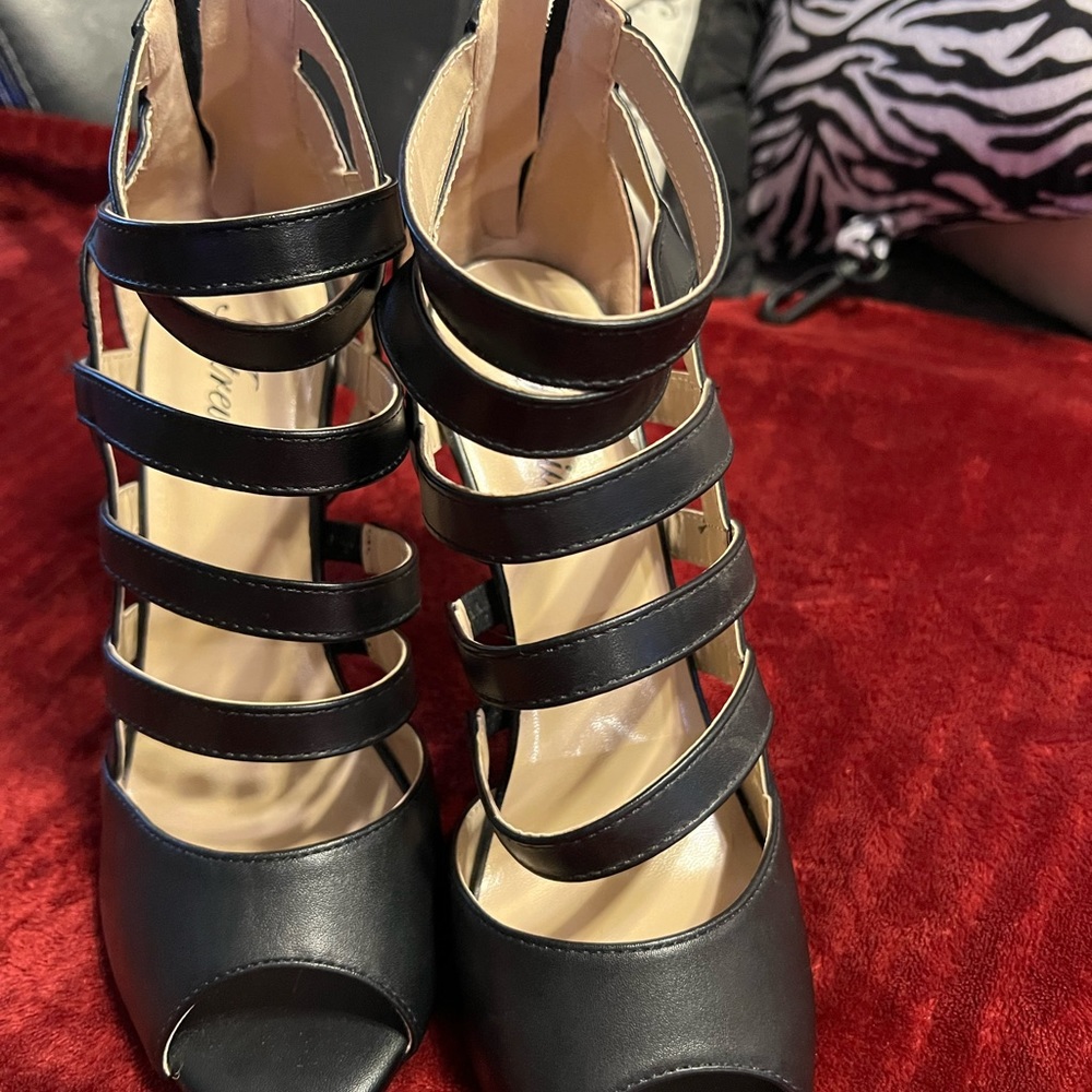 Sexy beautiful brand new Atrevida High Heels with 4 3/4 high measurements